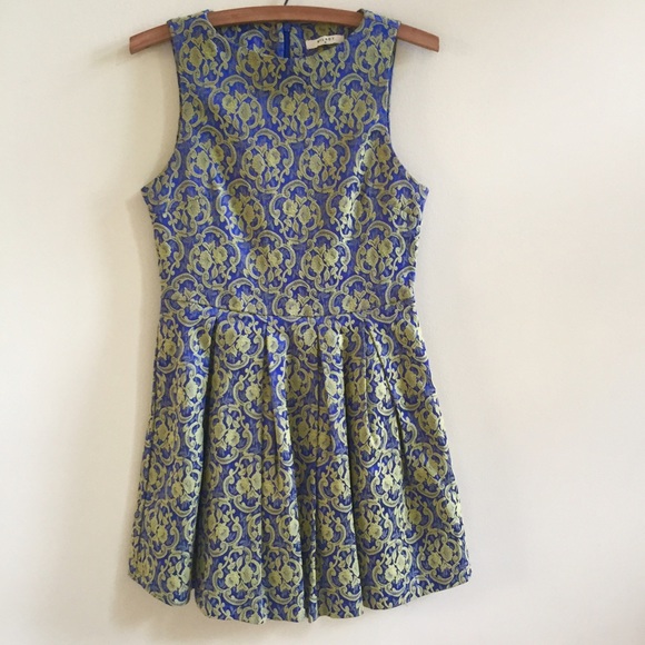 Boutique Paris regal ornate dress w/ pleats