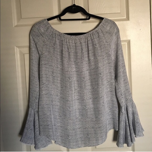 SOLLLD Stone Cold Fox Bell Sleeve Top - Picture 2 of 3