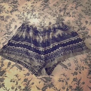 LA hearts shorts