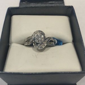 REDUCED 1/3ct Diamond Ring (size7)