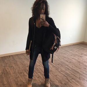 Meet your Posher, Kindell