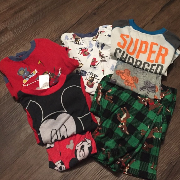Toddler pj sets, 5 pair
