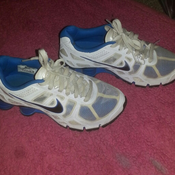 Nikes shocks