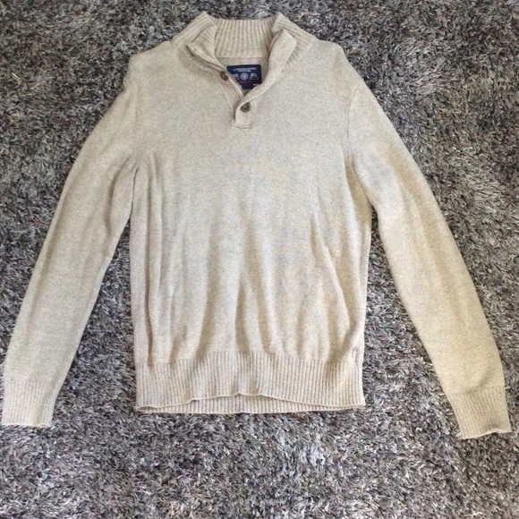 Athletic fit american eagle turtleneck sweater