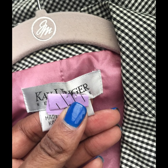 DESIGNER SUIT (KAY UNGER) - Picture 3 of 4