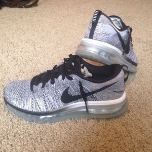 Women's Nike Flyknit Air Max