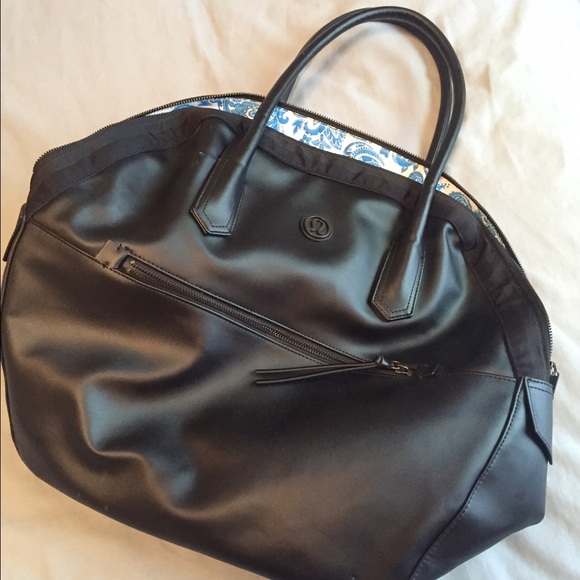 Lululemon Large Athletic/Gym Bag