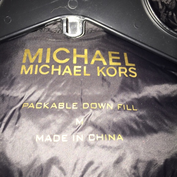 A Michael Kors vest never worn - Picture 3 of 3
