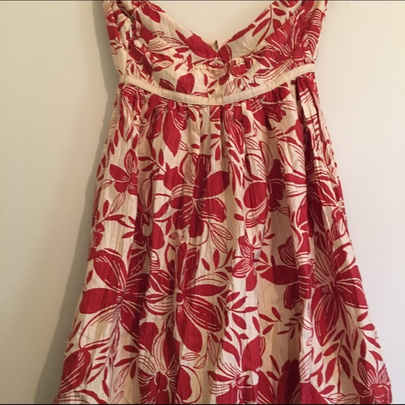 ✨HP✨ Banana republic silk halter floral dress - Picture 2 of 3