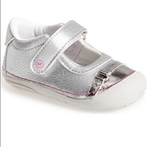 Stride Rite NWT Buttercup Silver Mary Janes.