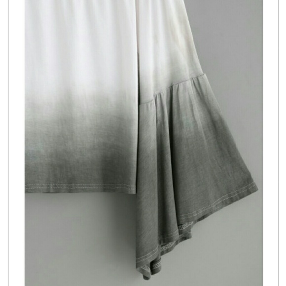 *ONE LEFT* Grey Ombre Crop top - Picture 2 of 3