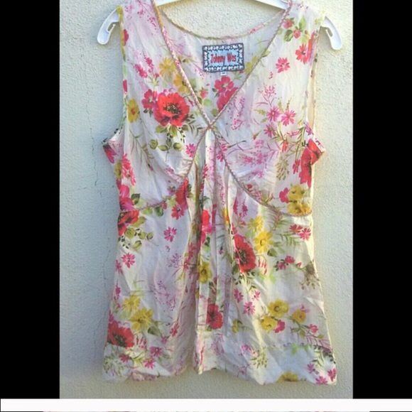 Johnny was silk floral top medium