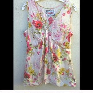 Johnny was silk floral top medium