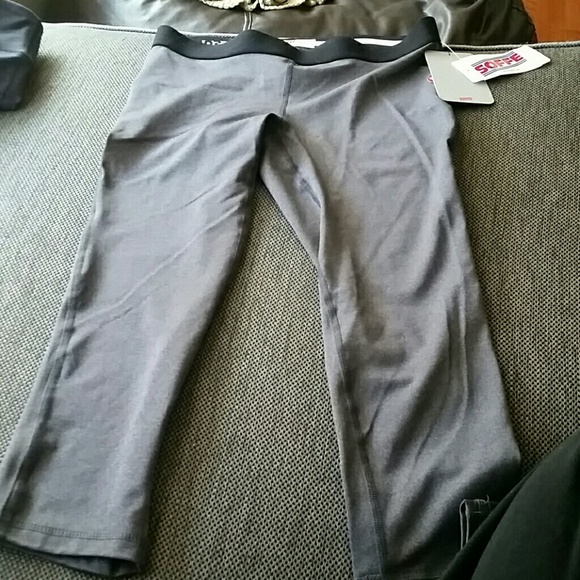 Soffe yoga capris brand new