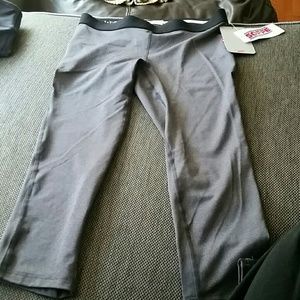 Soffe yoga capris brand new