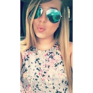 Meet your Posher, Lauren