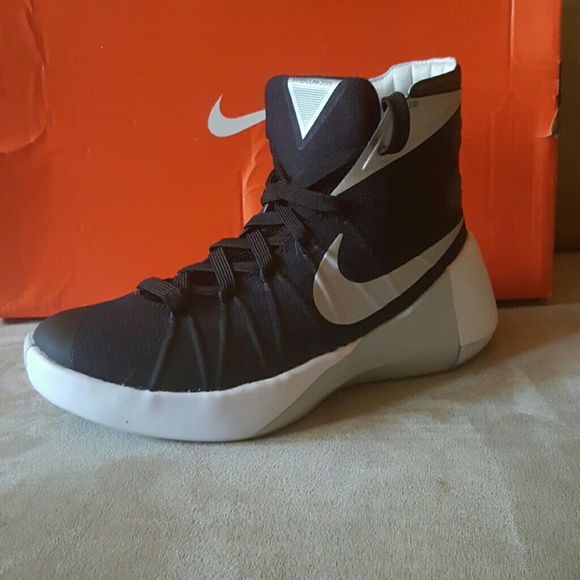 Women's basketball sneakers - Picture 1 of 1