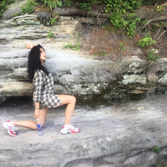 Meet your Posher, Shahrnaz - Picture 1 of 1