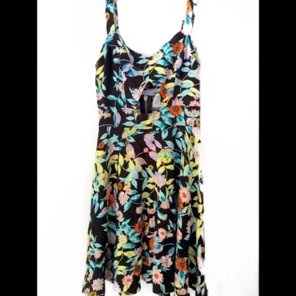 HOST PICK ❗️️SALE❗️PacSun Volcom Floral Dress