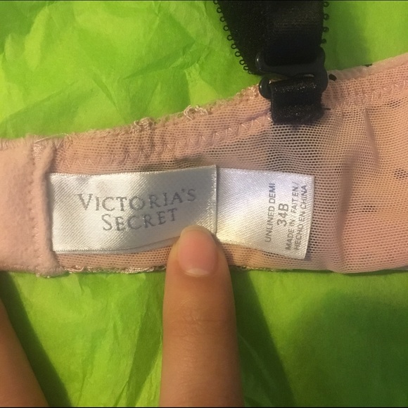 Bundle of Victoria's Secret bras 💋 - Picture 2 of 4
