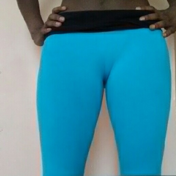 Victoria secret pink capri leggings - Picture 2 of 2