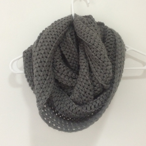 Grey Knit Chunky Scarf