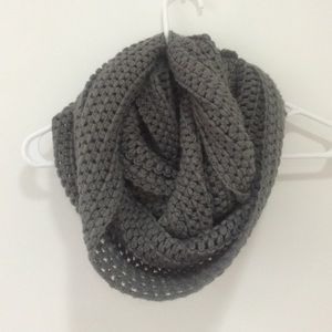 Grey Knit Chunky Scarf