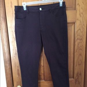 Maroon jegging capris