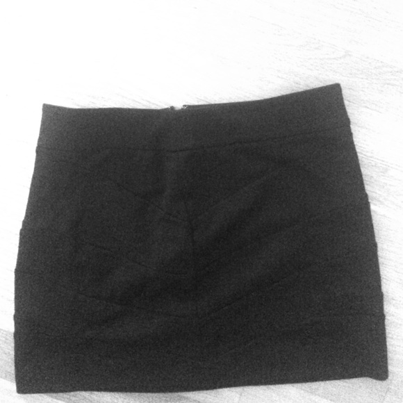 Black pencil skirt from express great condition ✨✨