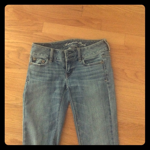 American eagle jeans, light in color no holes ✨✨