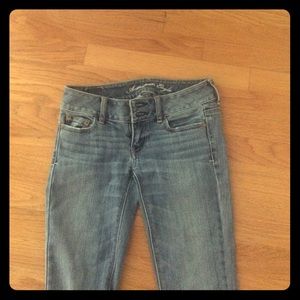 American eagle jeans, light in color no holes ✨✨