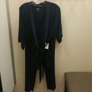 Nursing robe set, New with tags.