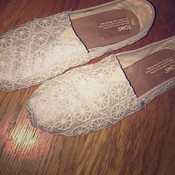 Toms Shoes