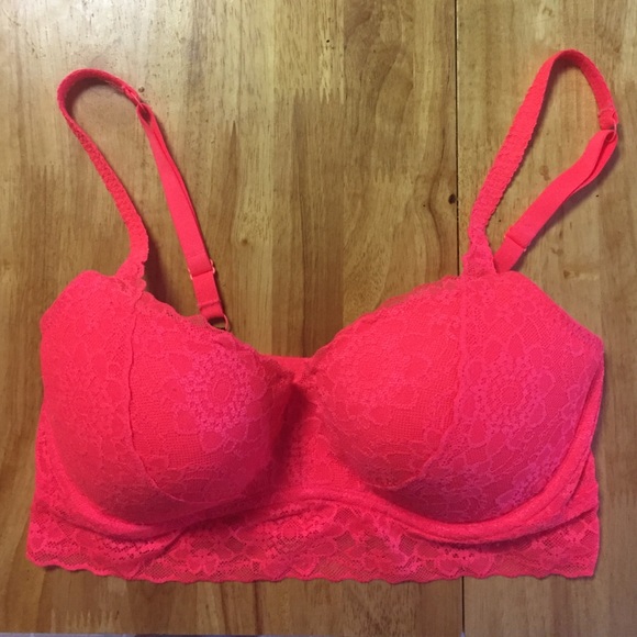 PINK push-up sports bra with lace