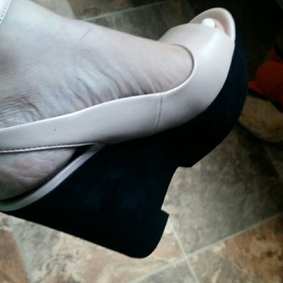 Sold - Picture 3 of 4