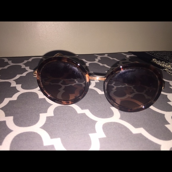 Call It Spring round Tortoise Shell Sunglasses - Picture 2 of 3