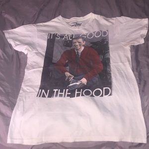 Graphic T-Shirt "It's All Good In The Hood"