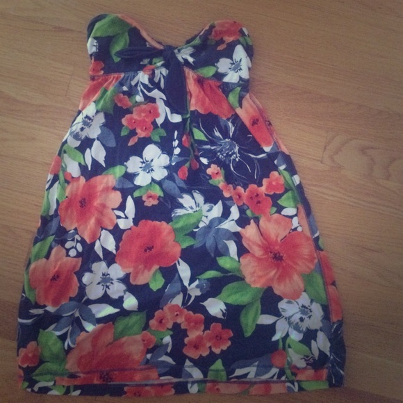 Cute Hollister floral strapless dress ✨✨