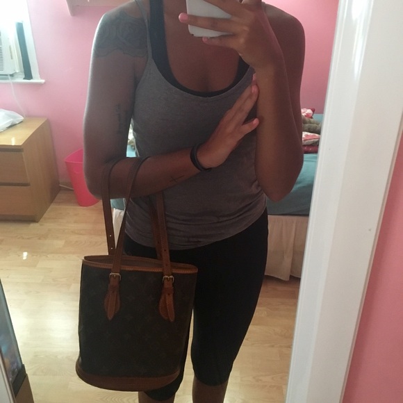 100% Authentic Louis Vuitton purse!