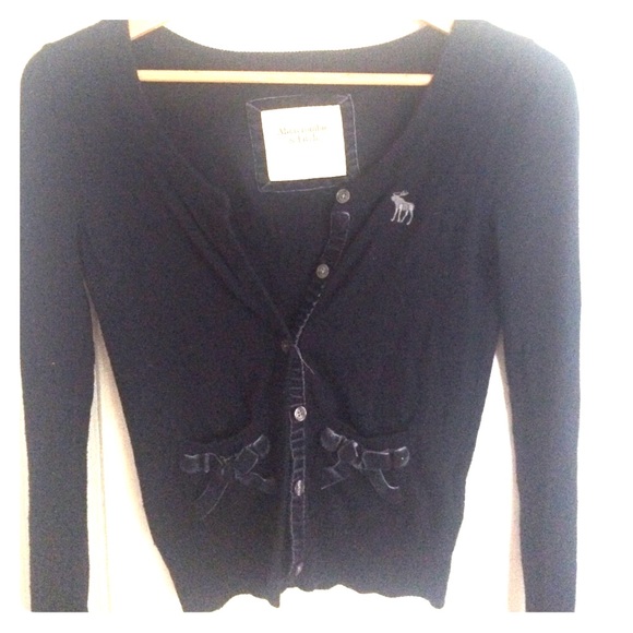 Navy blue A&F cardigan ✨✨