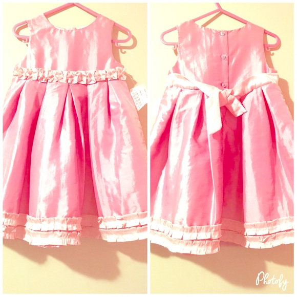 NWT Beautiful two-tone pink dress w/ruffles