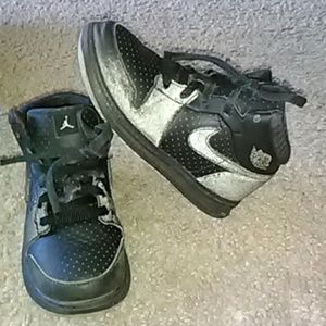 Jordan retro blackcat 1s