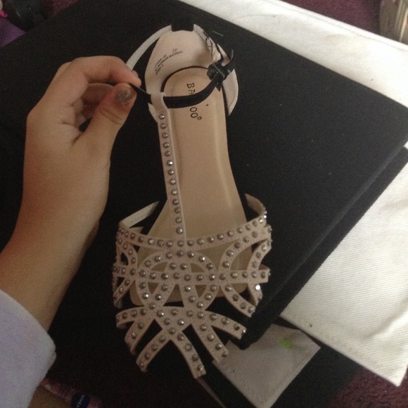 Some non-worn sandals - Picture 1 of 2