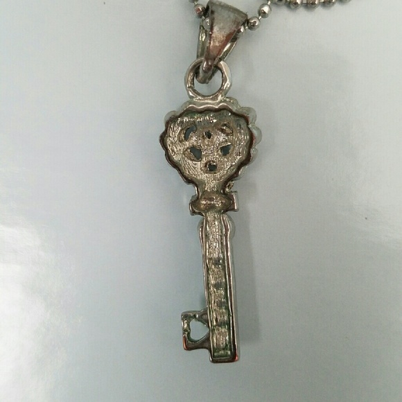 Key necklace - Picture 2 of 3