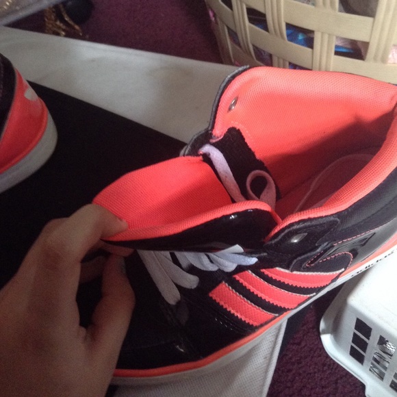 Adidas shoes - Picture 3 of 4