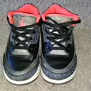 Jordan retro Crimson 3s