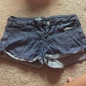 Buckle jean shorts