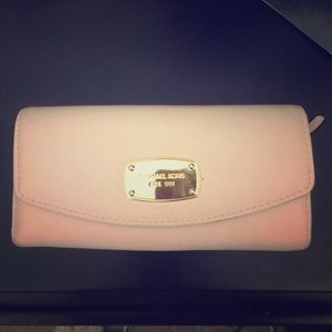 Blush pink Michael Kors Fulton wallet