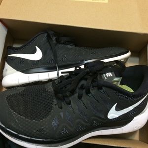 Nike free runs 5.0