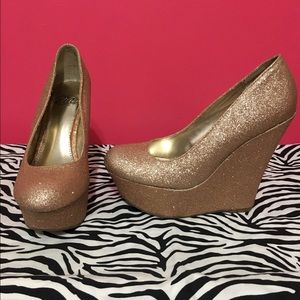 EUC 4 pairs of wedges